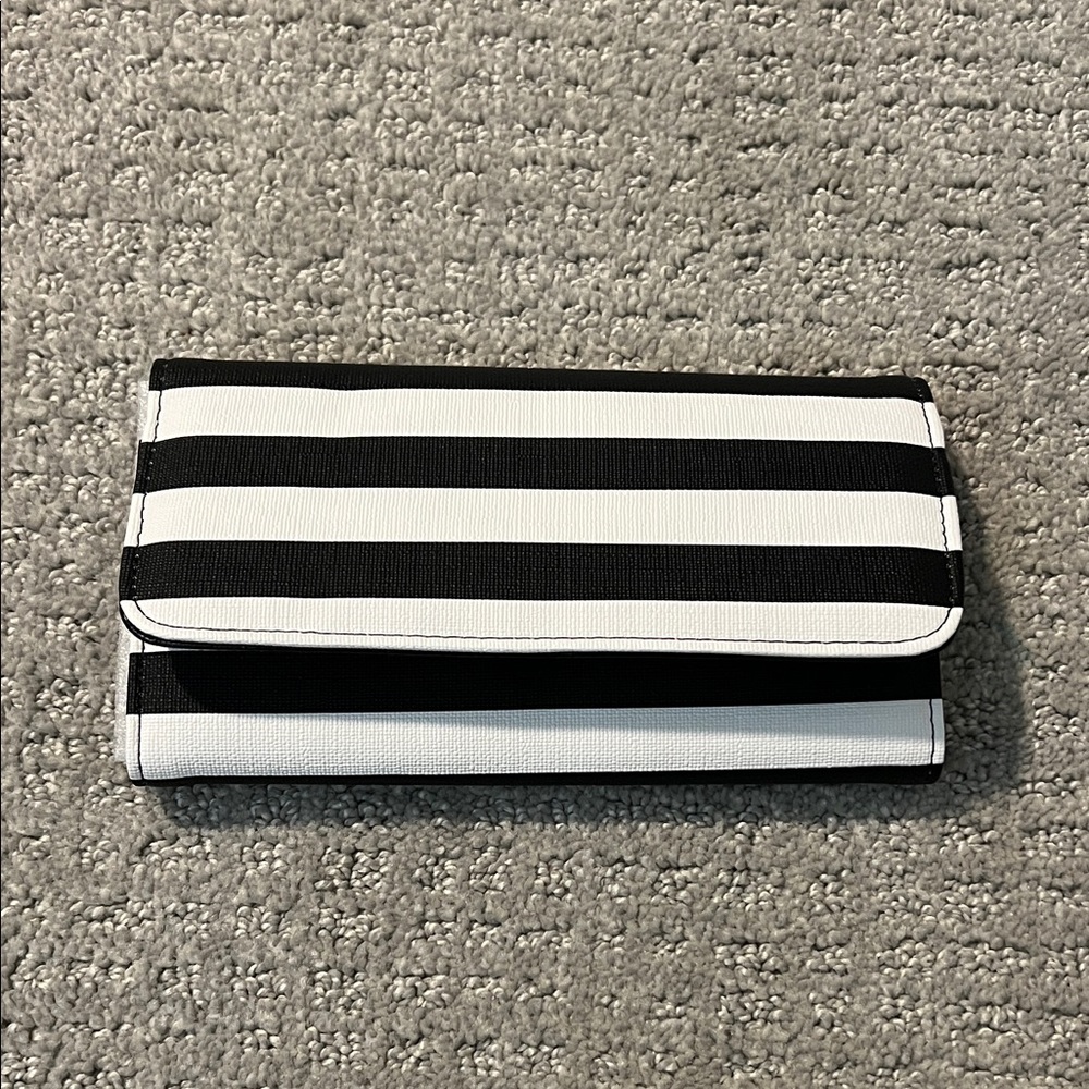 Kut from the Kloth Black Card Holder Wallet